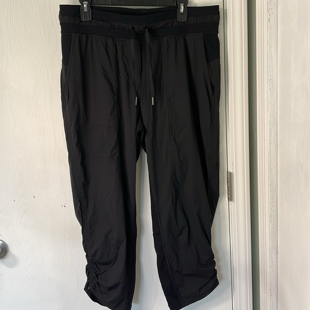 Lululemon Dance Studio Mid-Rise Crop 25” Pants Black Size 12 - Picture 6 of 14